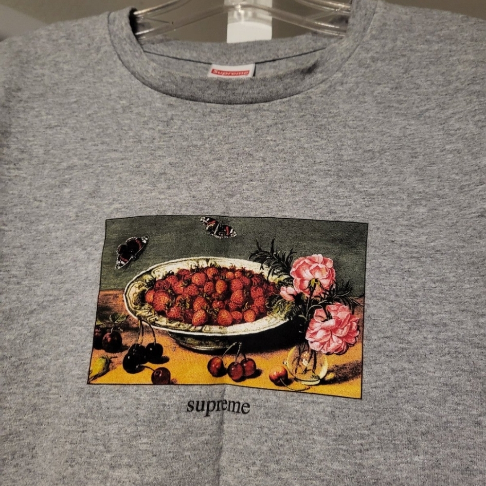 Supreme strawberries fw22